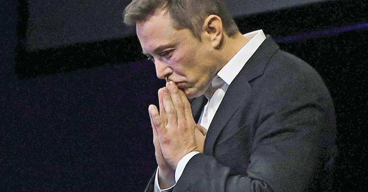 Elon Musk plateste cu functia pentru o postare pe Twitter