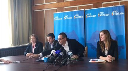 Ponta a mai scos la inaintare o poza cu Dragnea