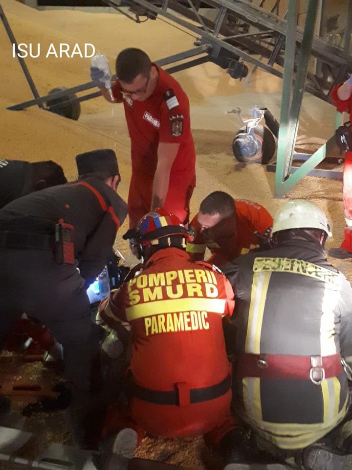 Incident intr-un depozit cu porumb din Arad. Barbat dus in stare grava la spital