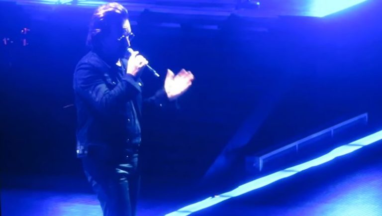 Solistul U2 a ramas fara voce in plin concert. Show-ul, anulat (VIDEO)