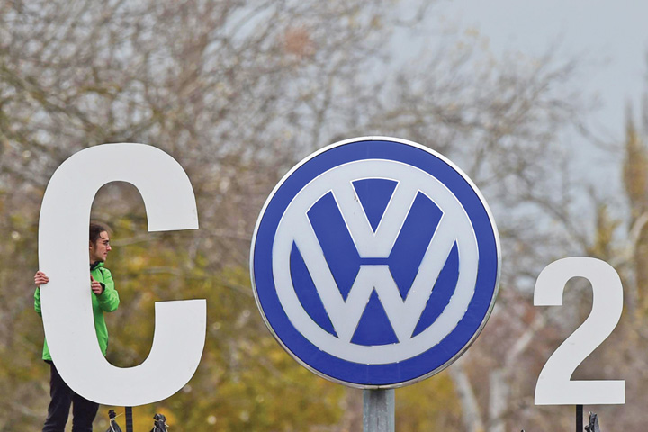 1 Noiembrie, procesul comun impotriva Volkswagen