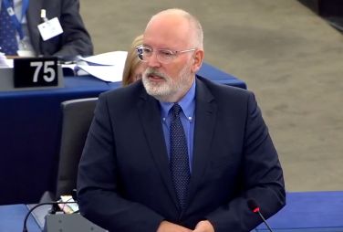 Timmermans, la dezbaterile din PE:  suntem gardienii tratatelor si ne luam acest rol foarte in serios