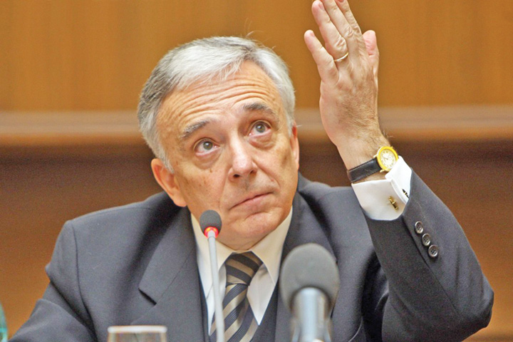 Isarescu: veniturile populatiei nu trebuie sa urce din pix