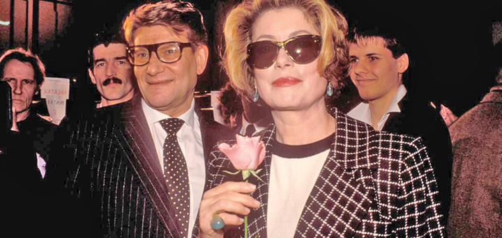 Catherine Deneuve isi vinde garderoba Saint Laurent