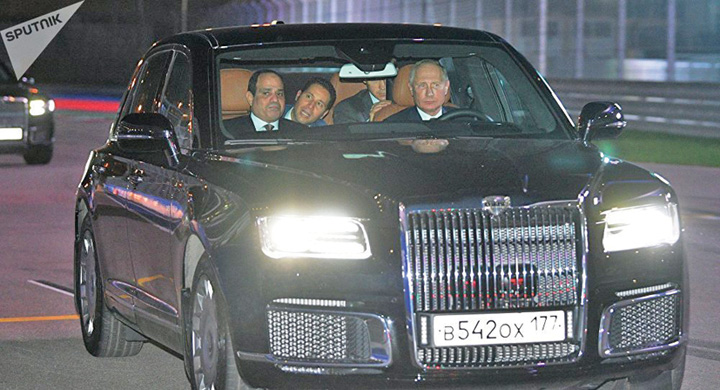 Putin, sofer al presedintelui Egiptului