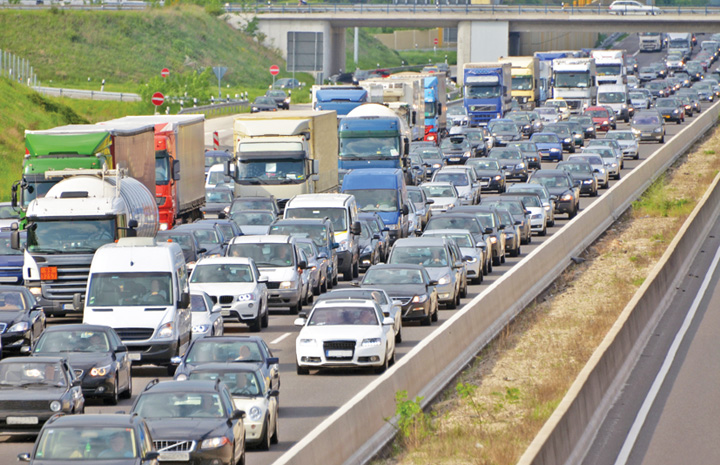 traffic jam on highway - Ziarul National
