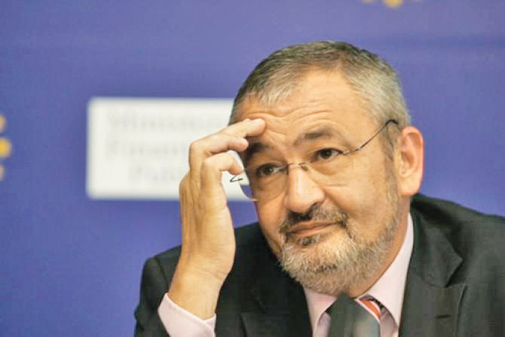 Te lepezi de Tariceanu?