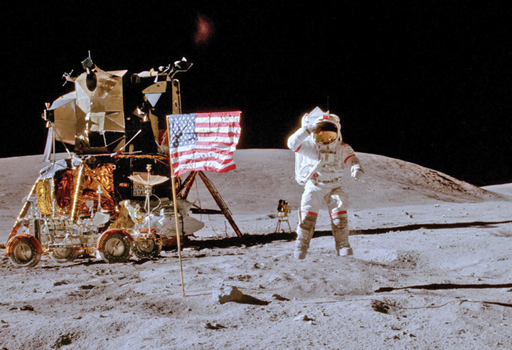 Drapelele SUA de pe Luna sunt ferfenita