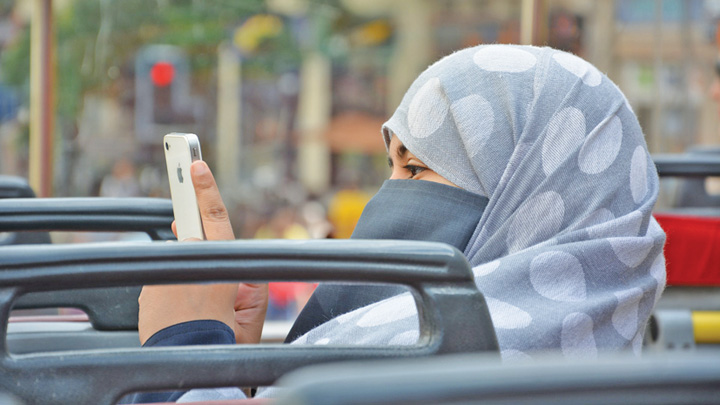 Condamnata la inchisoare dupa ce s-a uitat in telefonul sotului