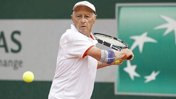 Campion  mondial de tenis la 87 de ani