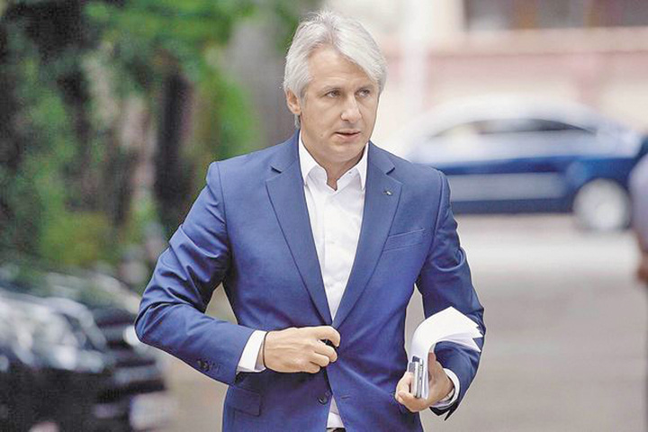Teodorovici, atac pe tema bugetului: Guvernul kamikaze servește o singură cauză, pe cea a comandantului său