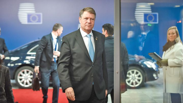 Iohannis impinge Romania in afara UE