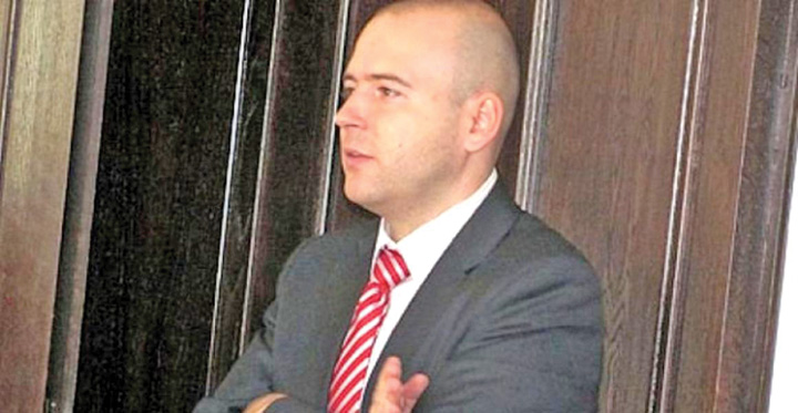 Trolii din sistem l-au facut pe Toader!