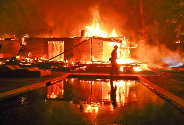 Incendii catastrofale in California