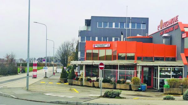 Duba plina cu ceasuri Hublot, furata in veste galbene