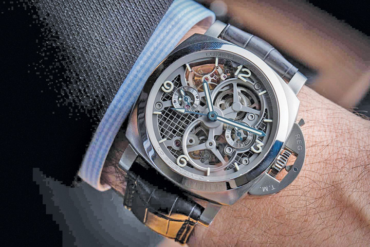 Panerai trece la online in Europa