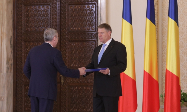 Iohannis, mesaj pentru Guvern la juramantul noului ministru al Afacerilor Europen: Inca se poate