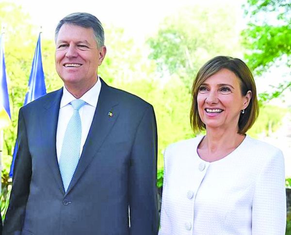 Carmen-si-Klaus-Johannis - Ziarul National