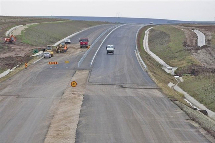 Lasati-ne sa construim autostrazi!