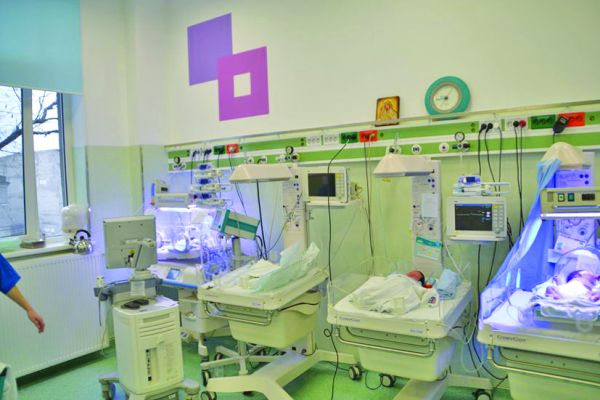 Zeci de angajaţi ai Maternitaţii Giuleşti, depistaţi cu stafilococ