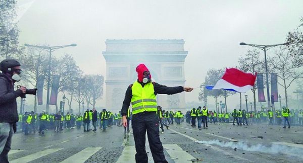 Macron si-a pus poporul in cap