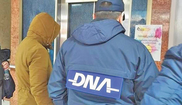 politisti kovesi - Ziarul National