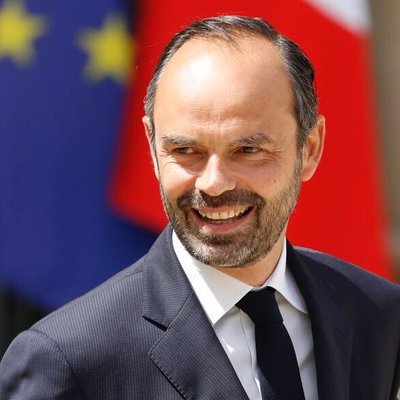 Oficial: majorarea taxei pentru carburanti, suspendata in Franta, pe fondul protestelor