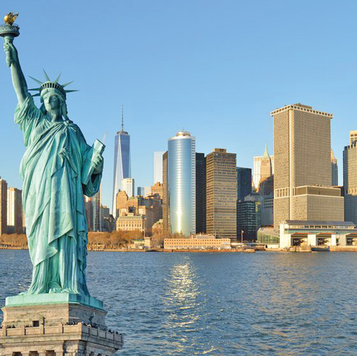 New York n-are decat cinci statui-femei