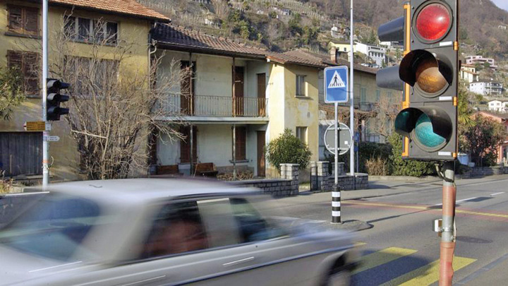 Austria vireaza la dreapta pe rosu