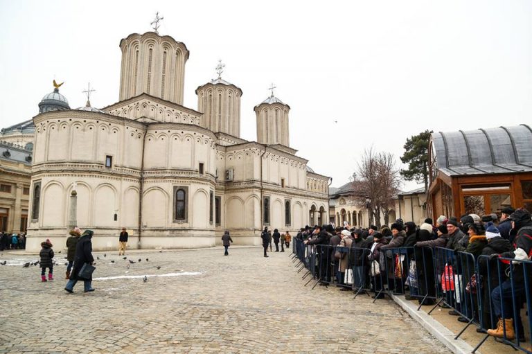 De Boboteaza, pompierii din Capitala sunt atenti la bisericile aglomerate. ISU: 4 persoane au avut nevoie de ingrijiri