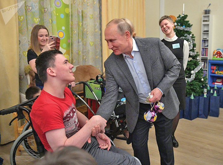 Putin s-a taiat la deget
