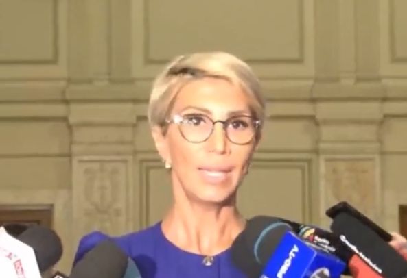 Peste 110 semnaturi pentru convocarea unei sesiuni extraordinare
