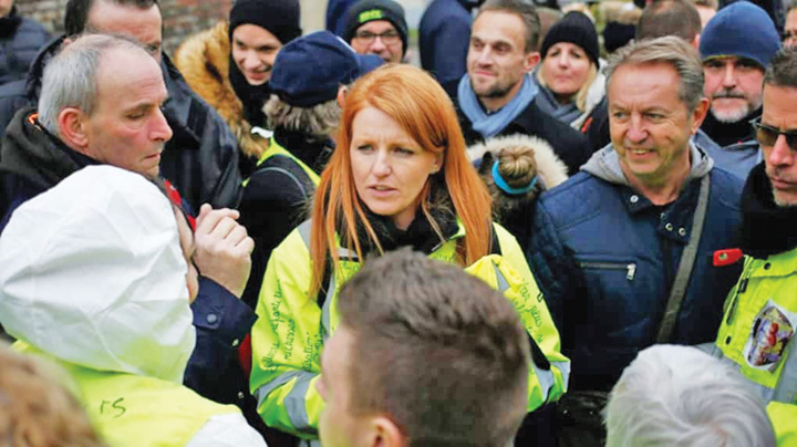 „Vestele Galbene”, din strada, in Parlamentul European