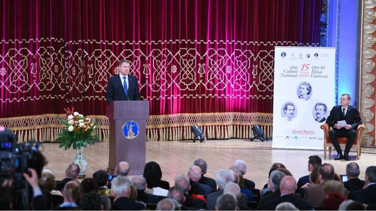 Initiativa privind Anul Cartii. Iohannis: astept din partea Guvernului sa o puna in aplicare