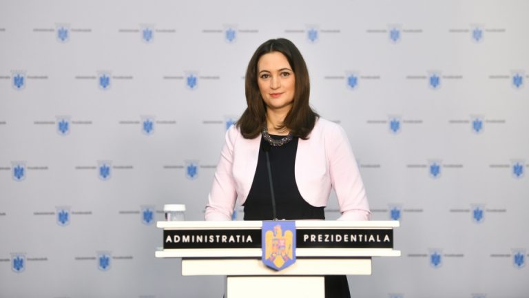 Iohannis rămâne fără purtător de cuvânt, după plecarea Mădălinei Dobrovolschi