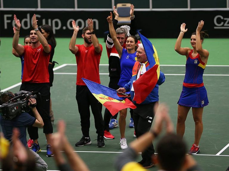FED CUP. Imagini superbe de la finalul infruntarii cu Cehia. Reactia Simonei dupa calificarea in semifinale