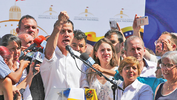 Guaido il sfideaza pe Maduro sub ochii Rusiei