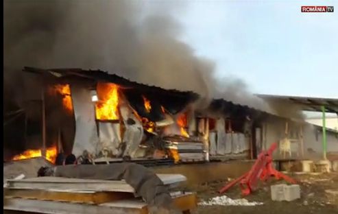 Flacari la un depozit de pe Soseaua de Centura a Capitalei (VIDEO)