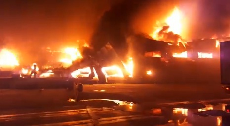 Incendiu violent la o hala din Alba Iulia. Flacarile au facut prapad