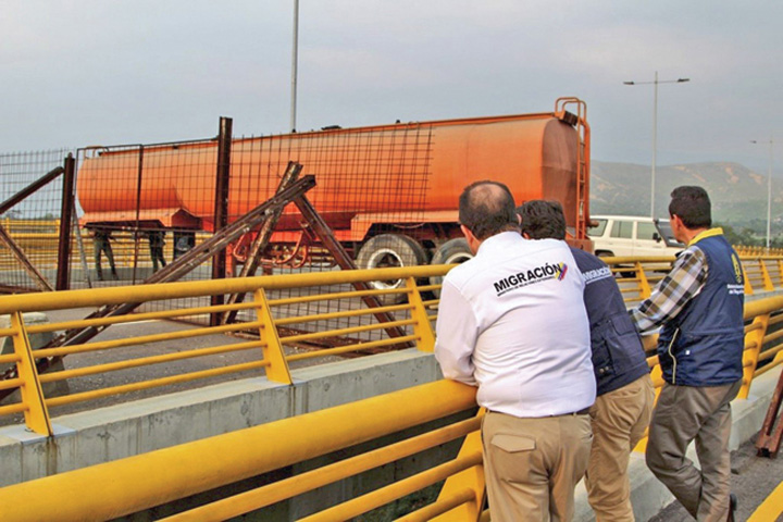 Maduro blocheaza ajutoarele umanitare pentru Venezuela
