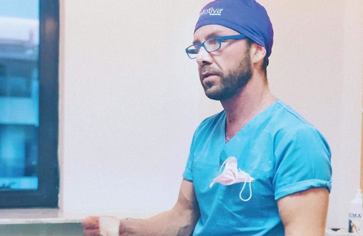 Medicul cu 8 clase a facut peste 30 de operatii