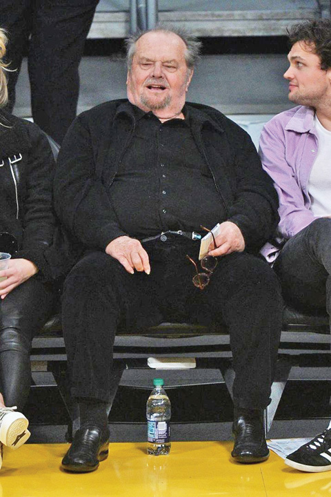 Celebs attend the Lakers Vs. Warriors game at the Staples Center in Los Angeles - Ziarul National