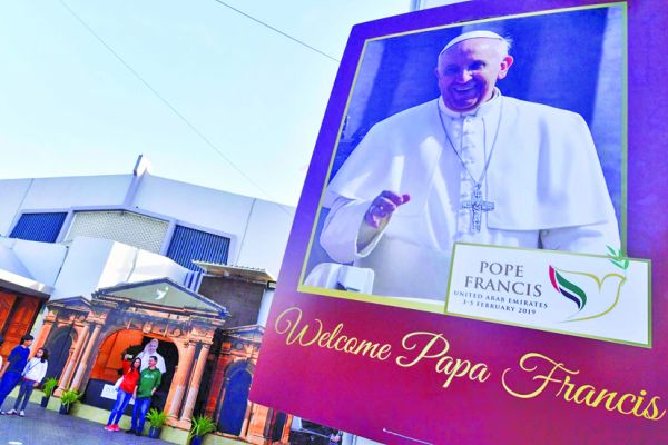 Papa Francisc a inceput o vizita istorica in Emiratele Arabe Unite