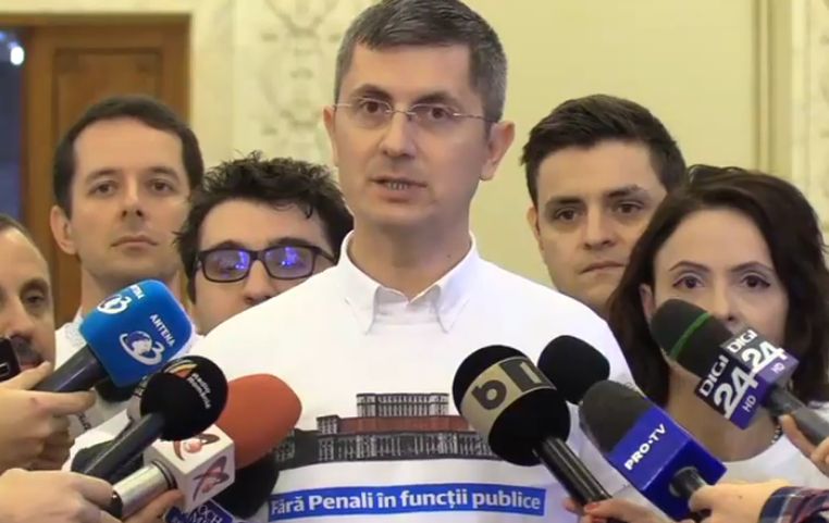 Ii cer lui Iohannis referendum pe Justitie
