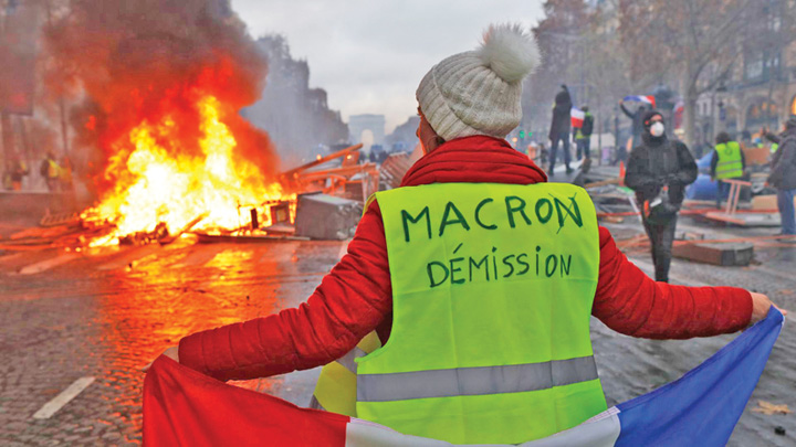 Macron, referendum-surpriza pentru Vestele Galbene
