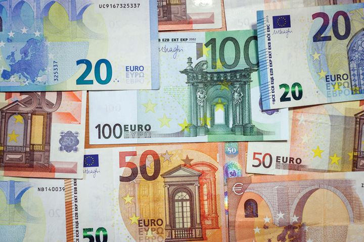 „Fratia bancilor” vrea si calare si pe jos