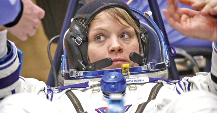 Necazuri la NASA: femeile n-au costume pe masura