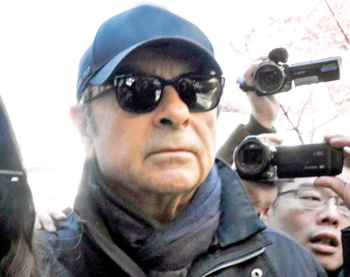 Carlos Ghosn, interzis la Nissan