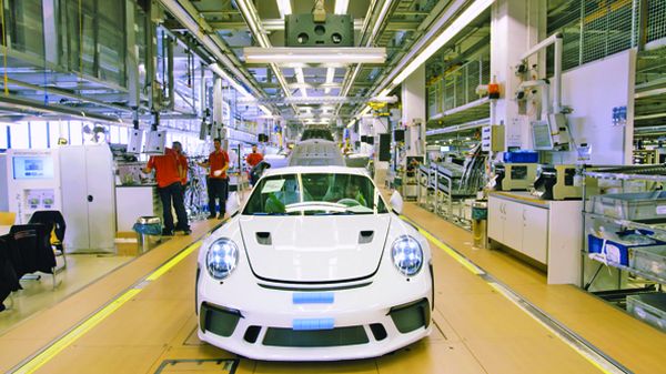 Mega-ancheta la Porsche: bonusurile bastanilor la control
