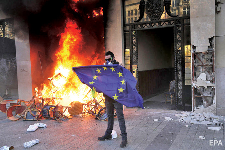 Vestele Galbene, haos in Paris